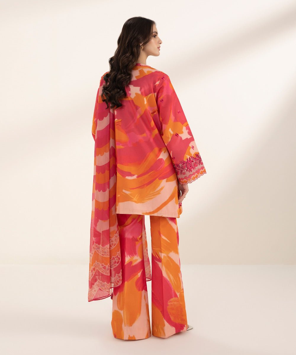 3 Piece - Embroidered Lawn Suit With Embroidered Chiffon Dupatta DE-522