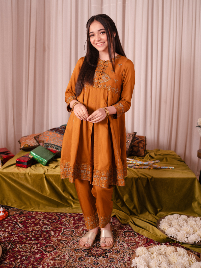 Zoha 6 1800x1800