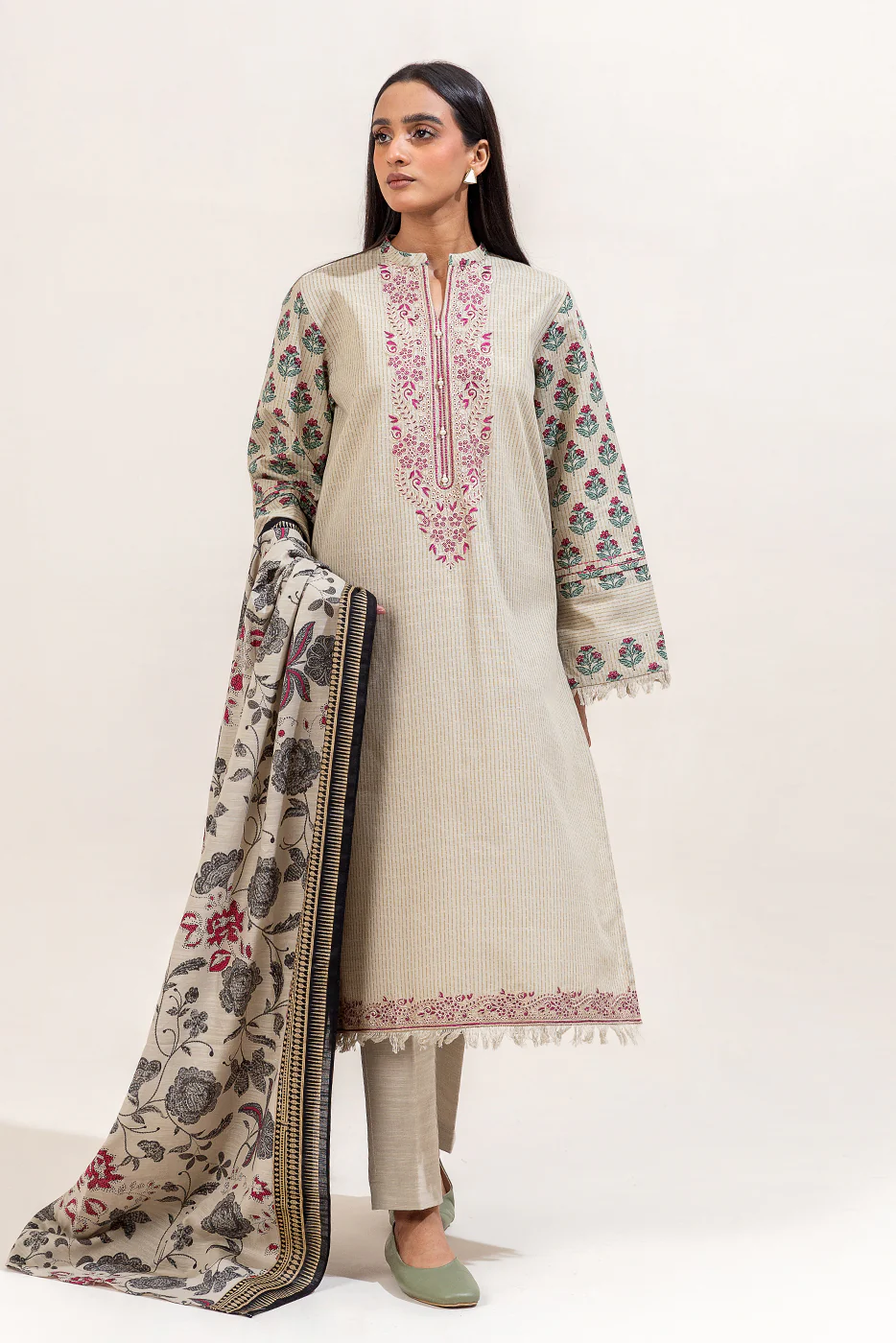 BT22402UN004141 3.webp