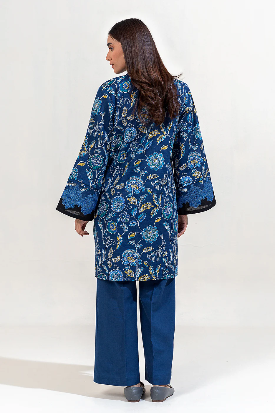 bt22401un004043 8 b9abf720 14b3 49c3 a797 4aaf4e47b437