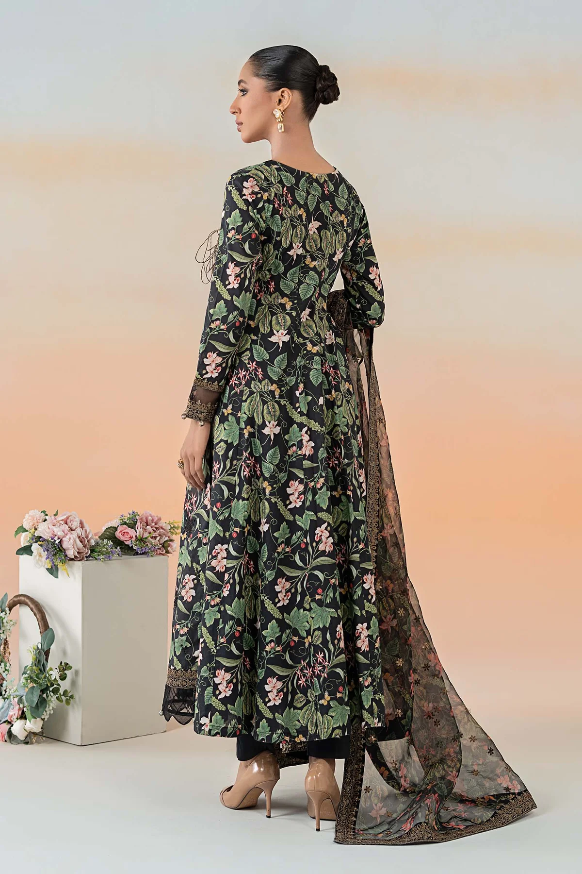 DWEf2590BlackBack C 1800x1800 webp