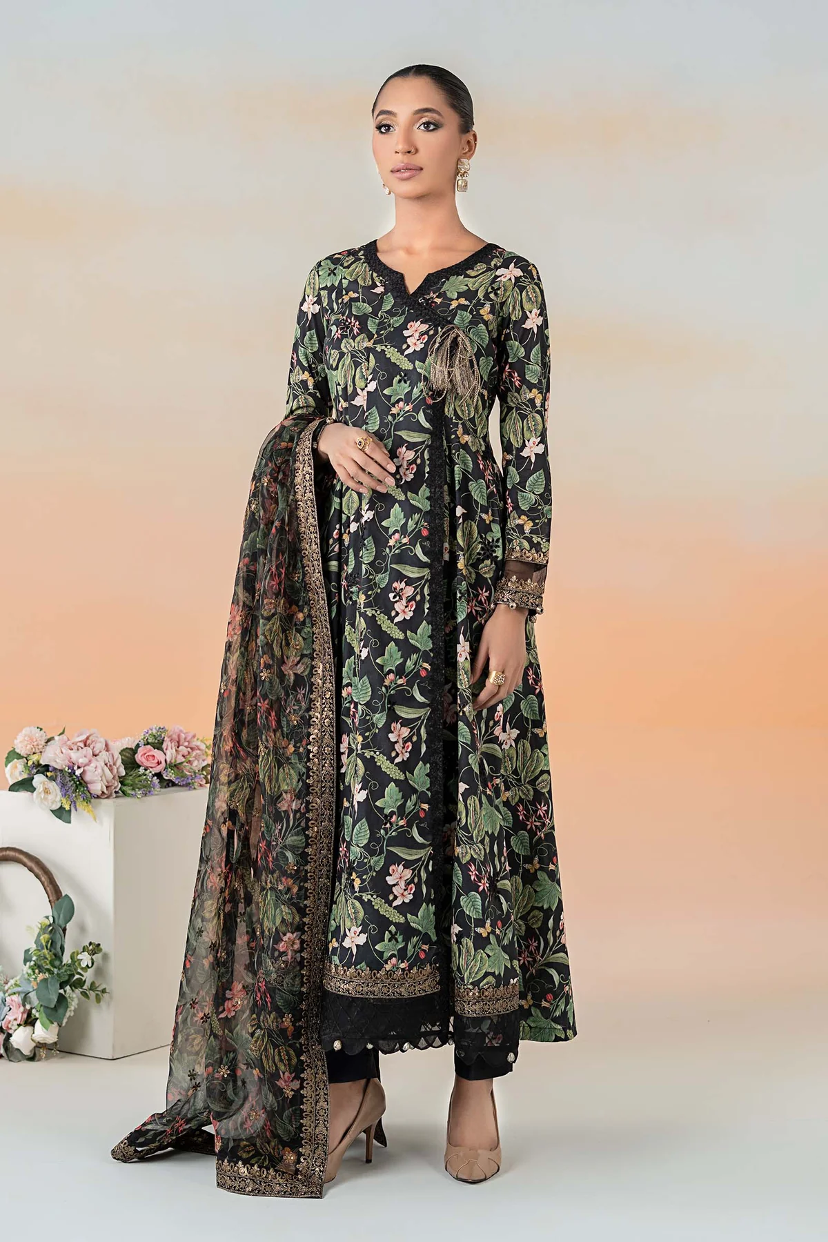 DWEf2590BlackFront A 1800x1800 webp