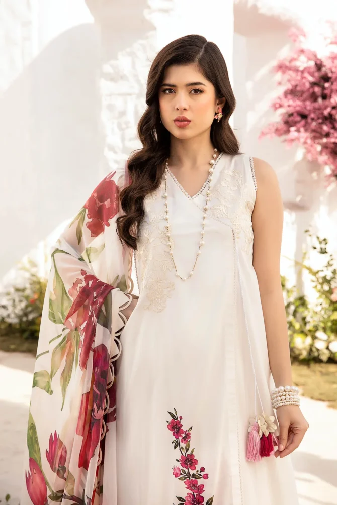 MB CUS25 701Bb 1800x1800 webp