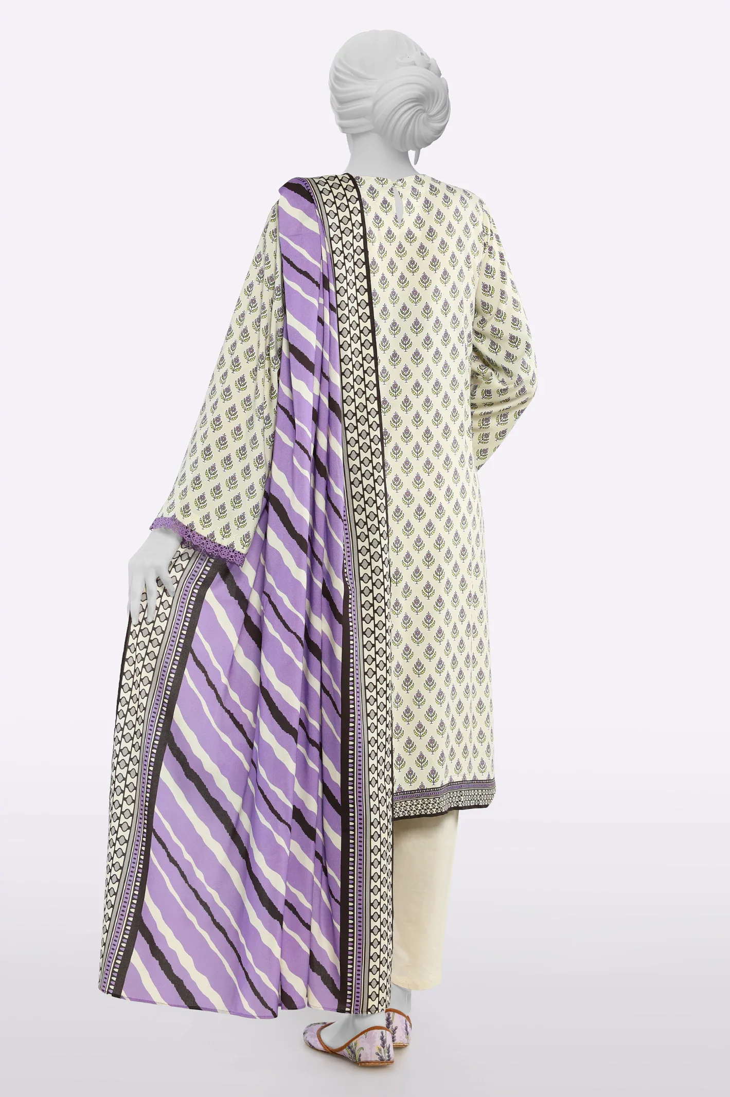 WU31913 CREAM 03 webp