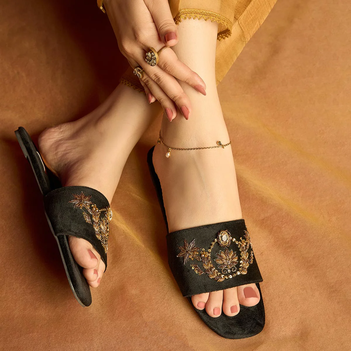 ZAH04669 copy 1800x1800