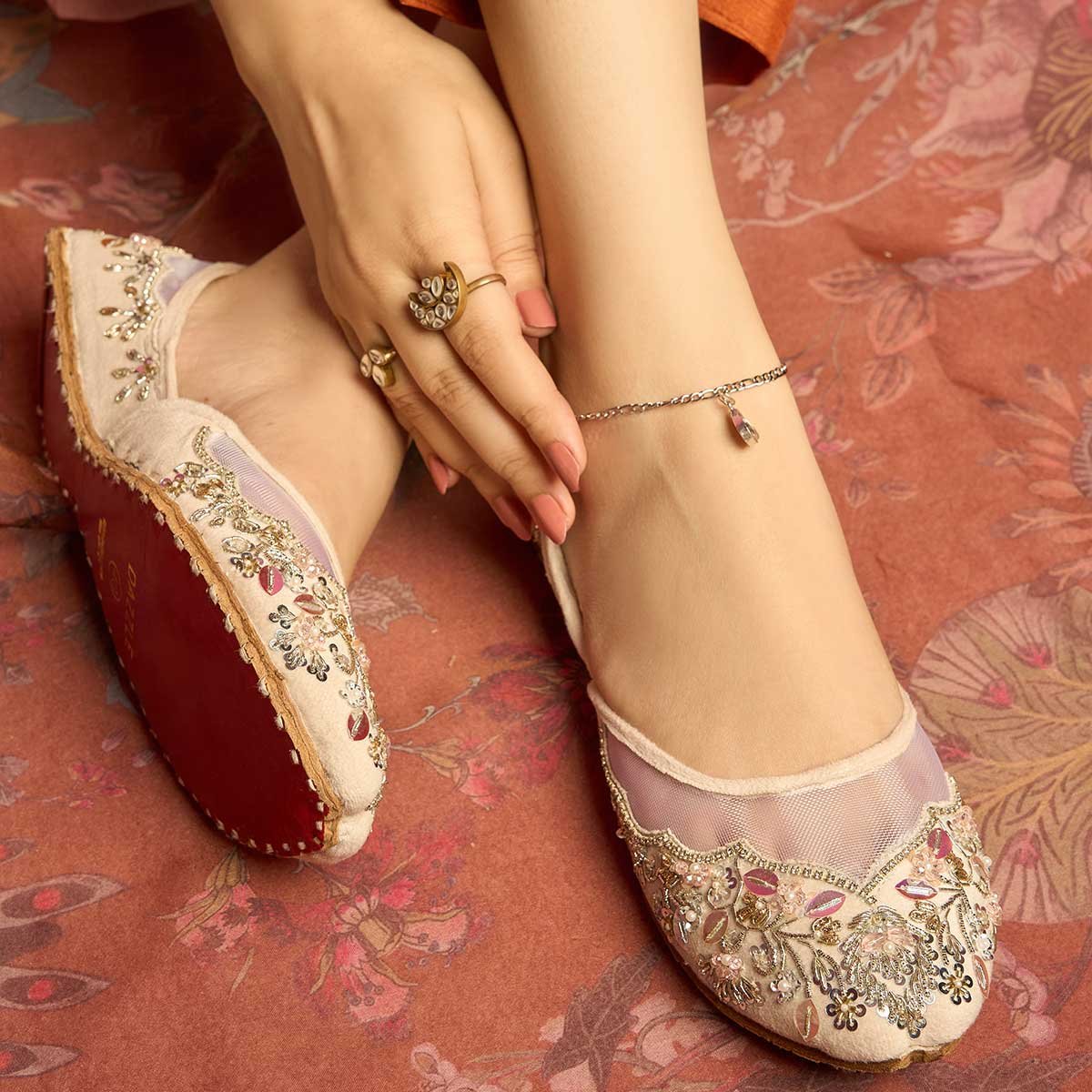 ZAH04884 copy 1800x1800