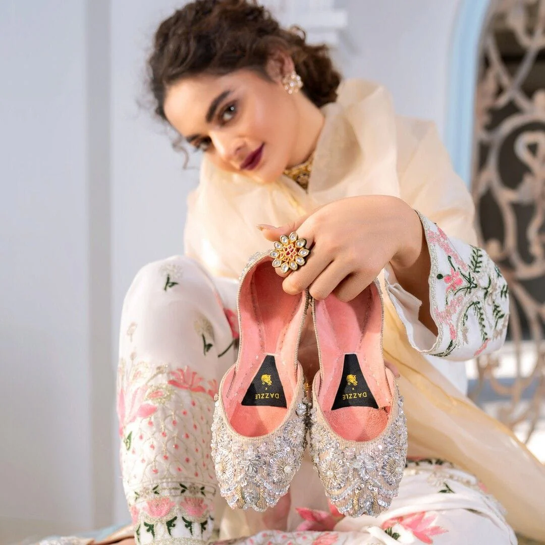 ezgif com gif maker 92db1070 a84c 4a6d bbd5 9d48cf85cc1b 1800x1800