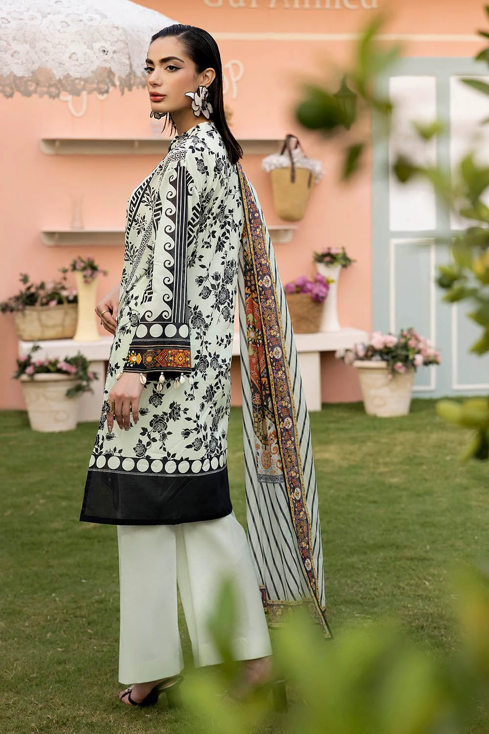 printed lawn dupatta shirt dyed trouser gulahmed sd 52106 side