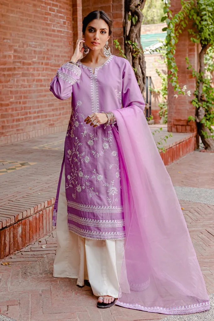 Mannat Clothing Pret Embroidered Lawn 3 Piece Suit Vanta