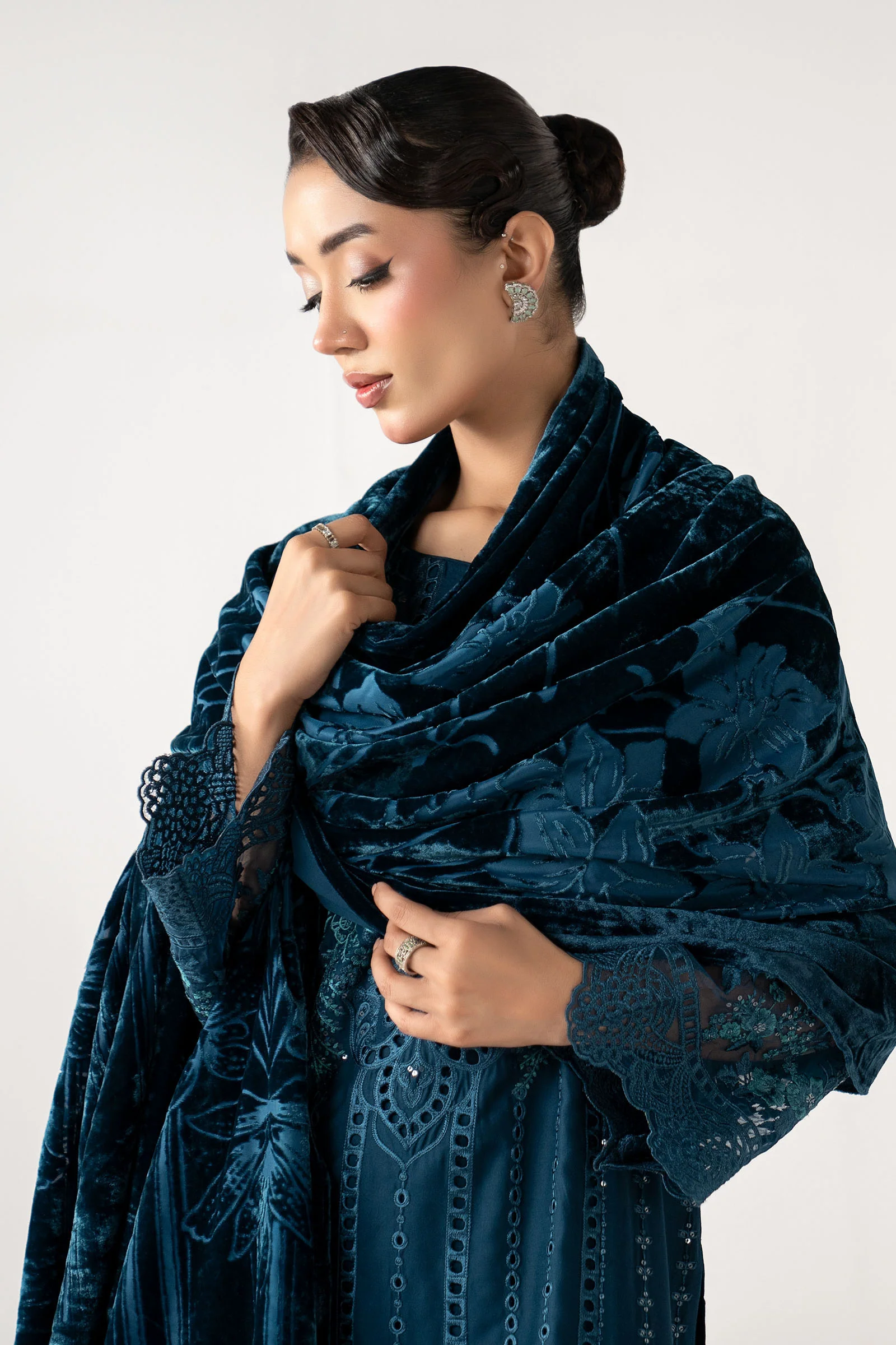 DW W 25 24 Closeup D 2400x2400